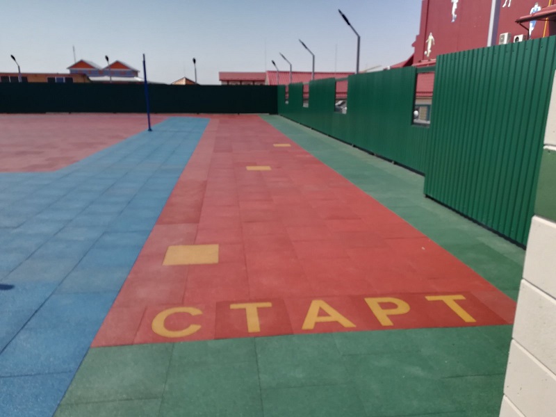 Гумова плитка для універсального спортивного майданчика