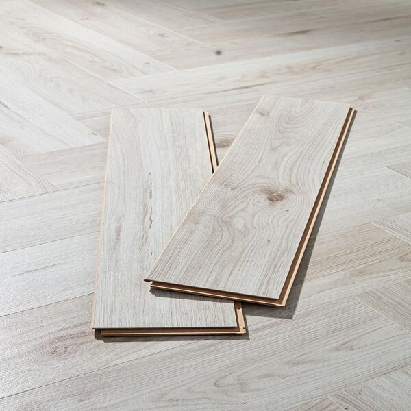 Ламінат Англійська Ялинка Kronotex Herringbone Bordeaux Oak D 3516