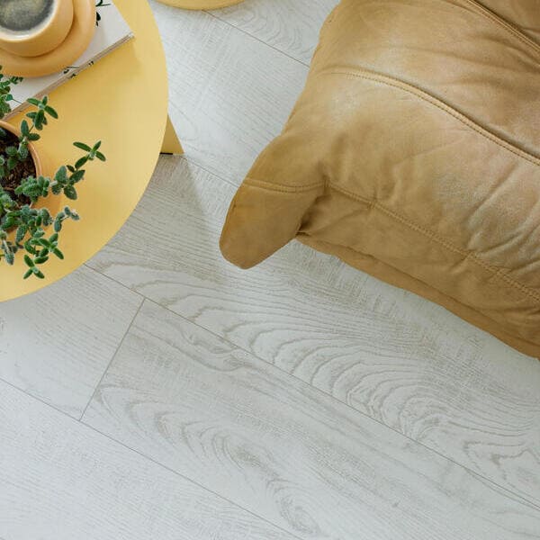 chestnut white_lam_v4_1288x190_berryalloc_rsh_4.jpg