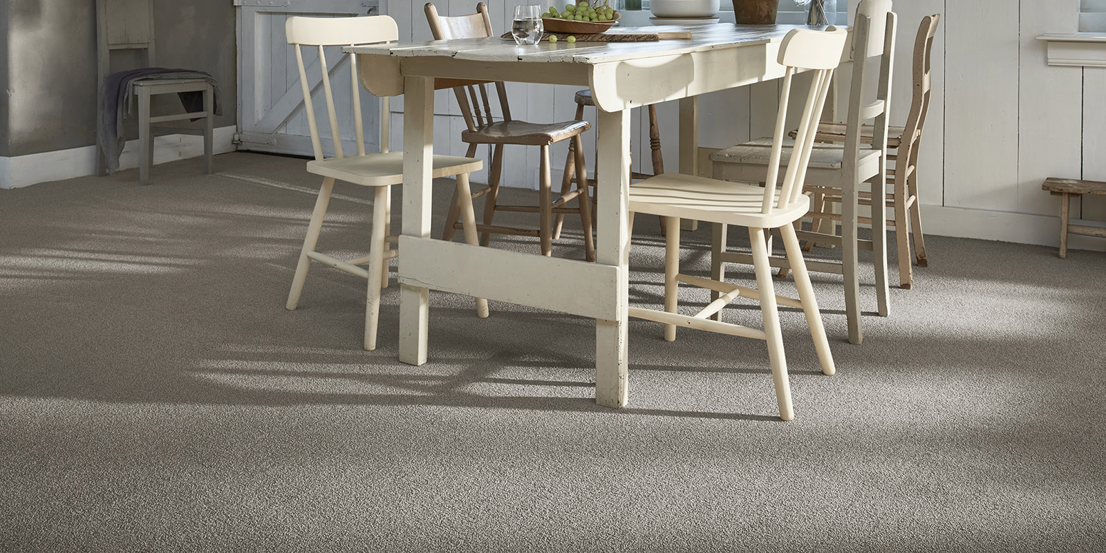 Килимове покриття Associated Weavers Pearl 93
