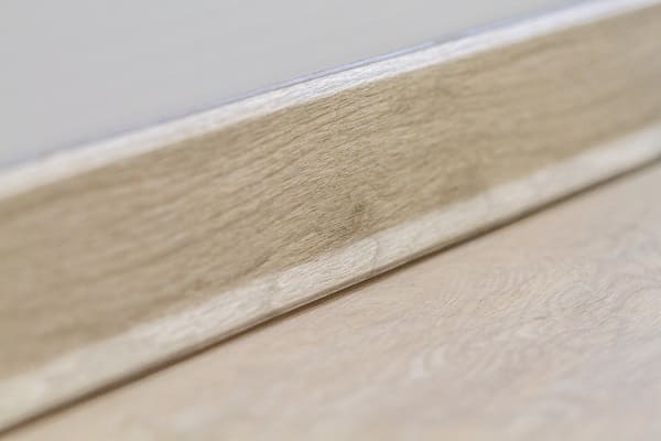 Плінтус Вініловий GraboProfil Hard-Foam Skirting 60 мм Lannister 2102